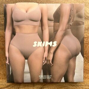 SKIMS Seamless Sculpt Midwaist Brief